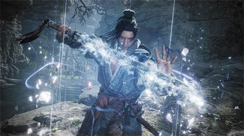 《卧龙苍天陨落》一到二周目装备怎么选择