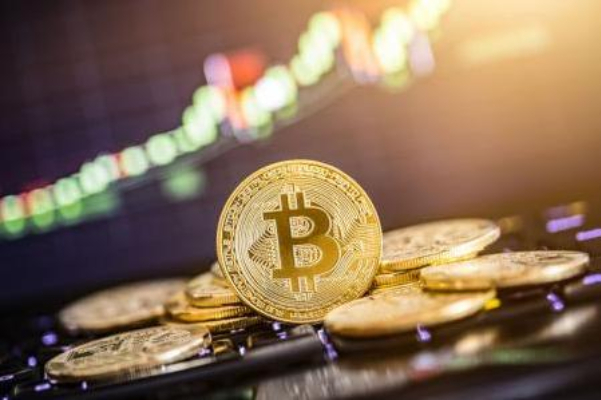 BTC期权定价与盈利策略全解析，传统模型如何适配加密市场？