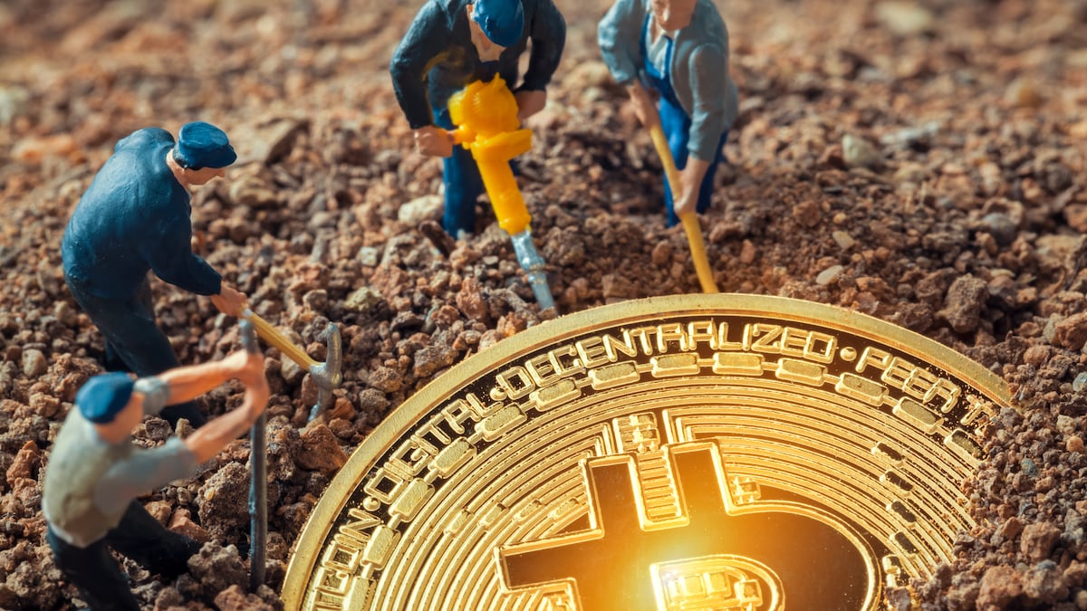 中国境内能否挖比特币，矿工出海是否成唯一合法出路？