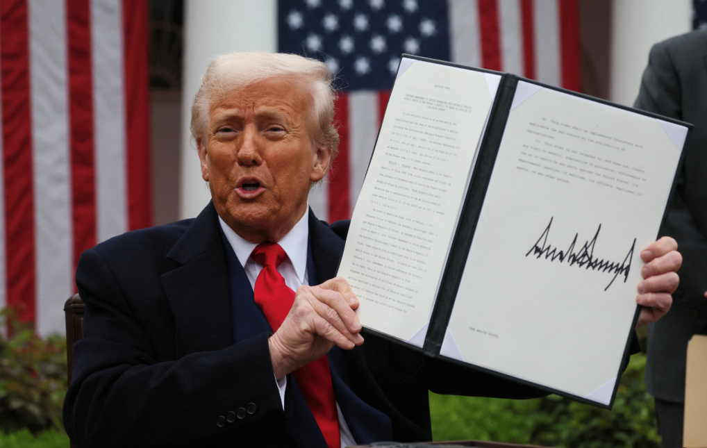 特朗普关税政策如何影响加密货币？新手用户应如何应对？