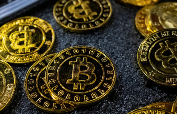 如何快速理解套利下单？其核心原理与风险是什么？