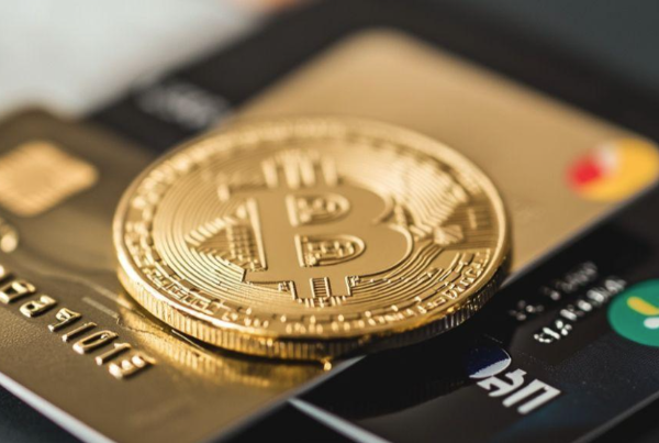 什么是比特币借记卡?能否直接消费加密货币?