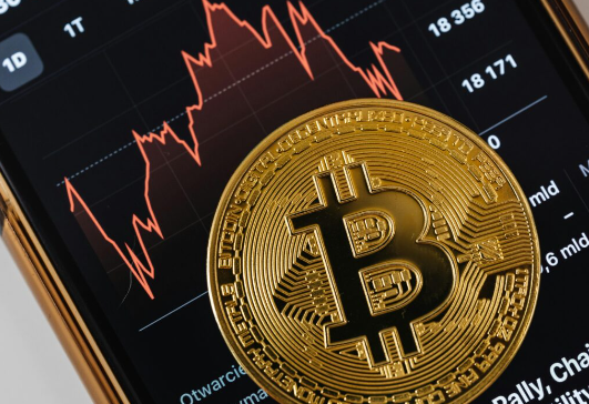 BTC日内跌超2%，下一波反弹何时到来？ETF流出何时止住？