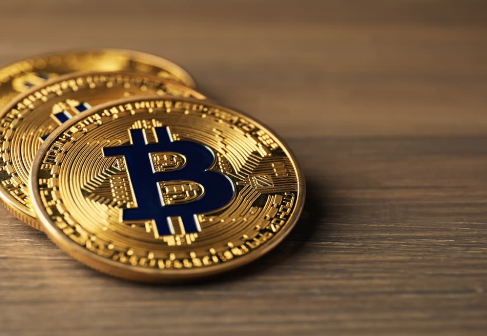 美联储降息预期与特朗普关税拉锯，比特币转向避险资产还需多久？